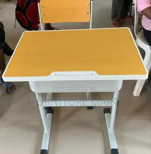 Adjustable Legs Student Table and Chairs