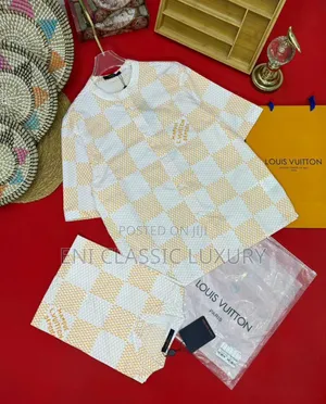 Top Quality Luxury Men's Outfits Louis Vuitton Available