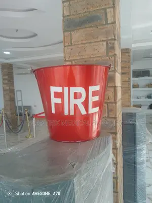 Metal Fire Bucket 12 Lit