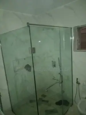 Aquaglassshowercubiclezonelux