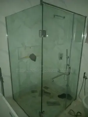 Aquaglassshowercubiclezonelux