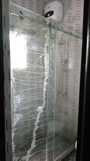 Aquaglassshowercubicleelegancezonelux