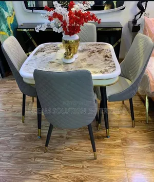 Beautiful Dinning Table for Four