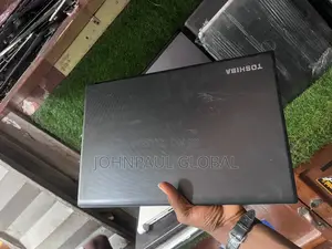 Laptop Toshiba Qosmio X300 4GB Intel Core I3 HDD 500GB