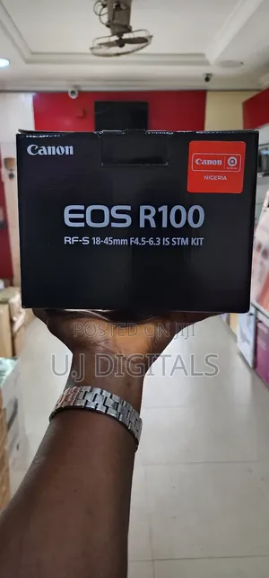 Canon Eos R100 With 18-45mm Lens