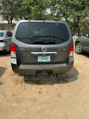 Nissan Pathfinder 2008 Gray