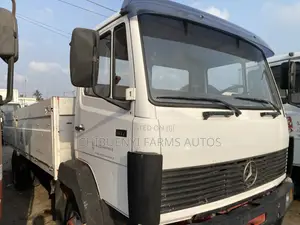 Mecedeces 1117 Pickup Truck (15-Tons)