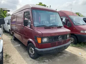 Mercedes-Benz T1/TN 1997 Red