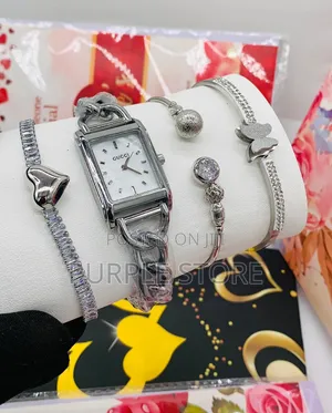 Gucci Women--Watch- -Bracelets