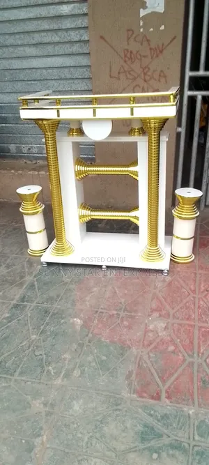 High Quality Executive Gold Pulpit for Church