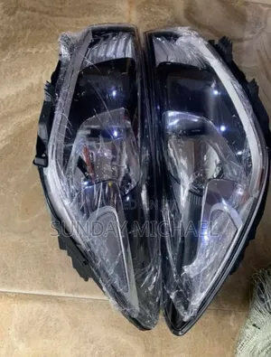 Kia Rio Headlight Set 2017 to 2020