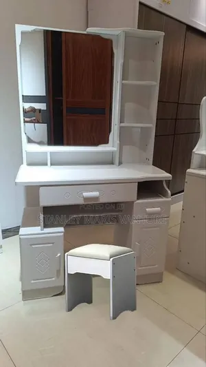 High Quality Imported Makeup Console