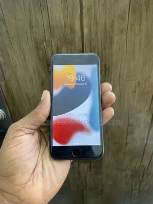 Apple iPhone 7 32 GB Black