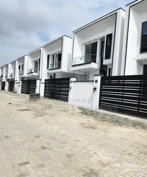 4bdrm Townhouse/Terrace In Illasan, Ilasan For Sale