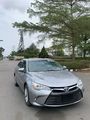 Toyota Camry 2016 Silver