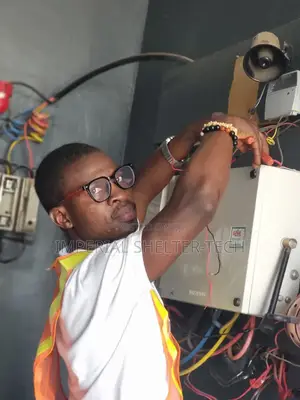 Automated Solar Powered Electric Fence Wire