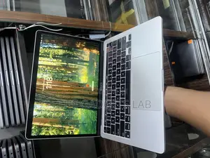Laptop Apple MacBook Pro 2020 M1 8GB Apple M1 SSD 256GB