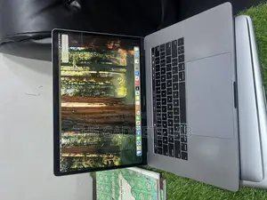 Laptop Apple MacBook Pro 16GB Intel Core I7 SSD 512GB
