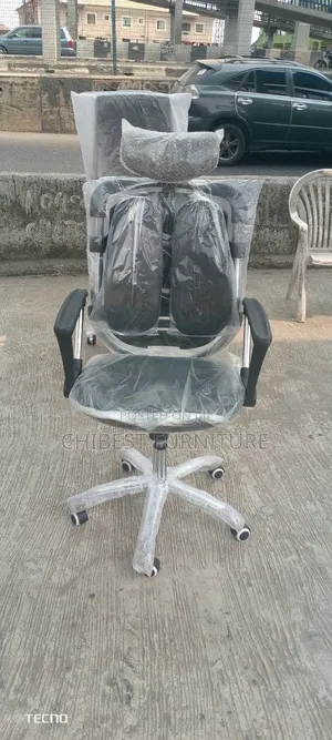 Imported Executive Kidney Chair for Office
