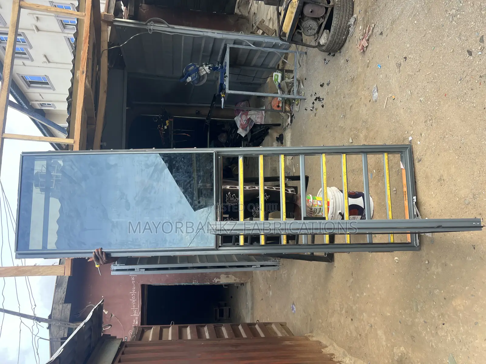 Frameless Window With a Fixed