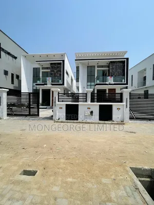 5bdrm Duplex in Chevron for sale