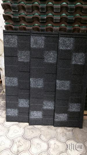 Black And White Shingle From Homate New Zealand