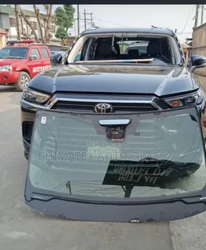 Toyota Highlander 2024 Windscreen Installation We Deliver