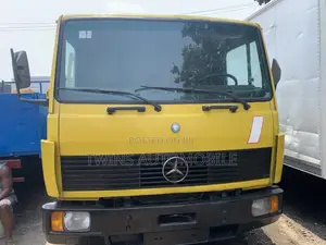 Mercedes-Benz 2001 Yellow