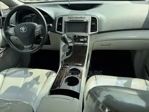 Toyota Venza AWD 2010 Matt Black