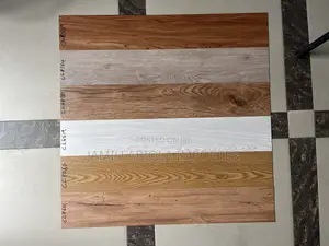 Vinyl Rubber Wooden Tiles Matt Surface 1.8mm Thickness