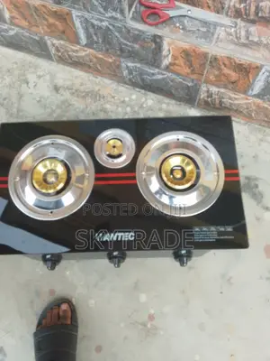 (Ma . 3 - T026) Gas Cooker With 3 Burner-mantec