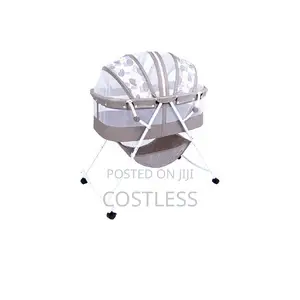 Nice Rocking Baby Bassinet/Cot/Bed