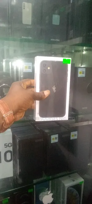 New Apple iPhone 11 128 GB Black