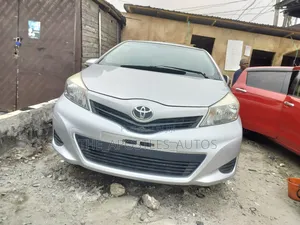 Toyota Yaris LE Hatchback 3dr 2014 Silver