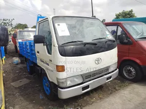 Direct Hand Toyota Dyna 100