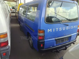 Mitsubishi L300 2006 Blue