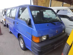 Mitsubishi L300 2006 Blue