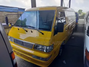 Mitsubishi Delica 2008 Yellow