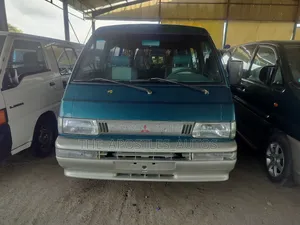Mitsubishi Delica 2005 Green