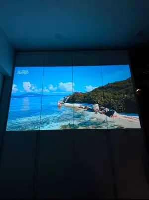Hd Android Cinematic Projector For Multi Purpose Function