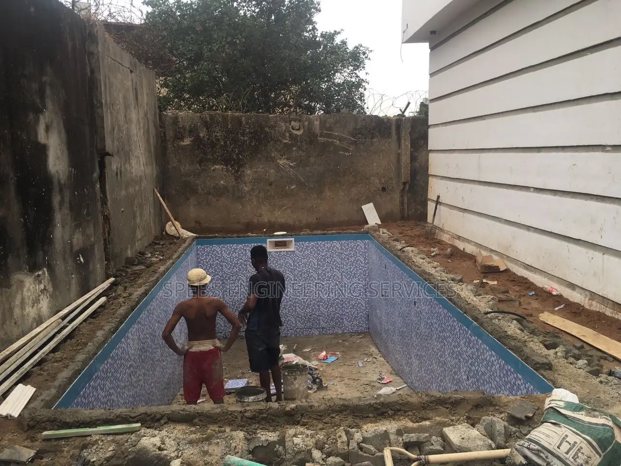 Swimming Pool Construct