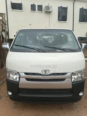 Toyota HiAce 2010 White