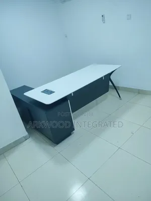 Contemporary L-Shape Office Table