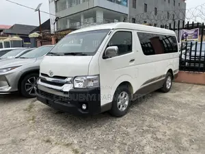 Toyota HiAce 2011 White