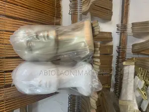 Realistic Cap and Scarves Mannequinn