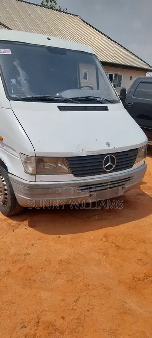 Mercedes-Benz Sprinter 2000 White