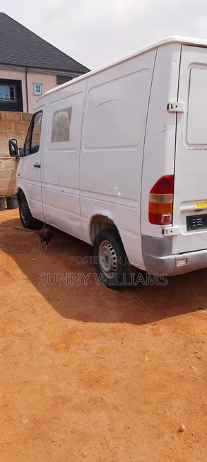 Mercedes-Benz Sprinter 2000 White