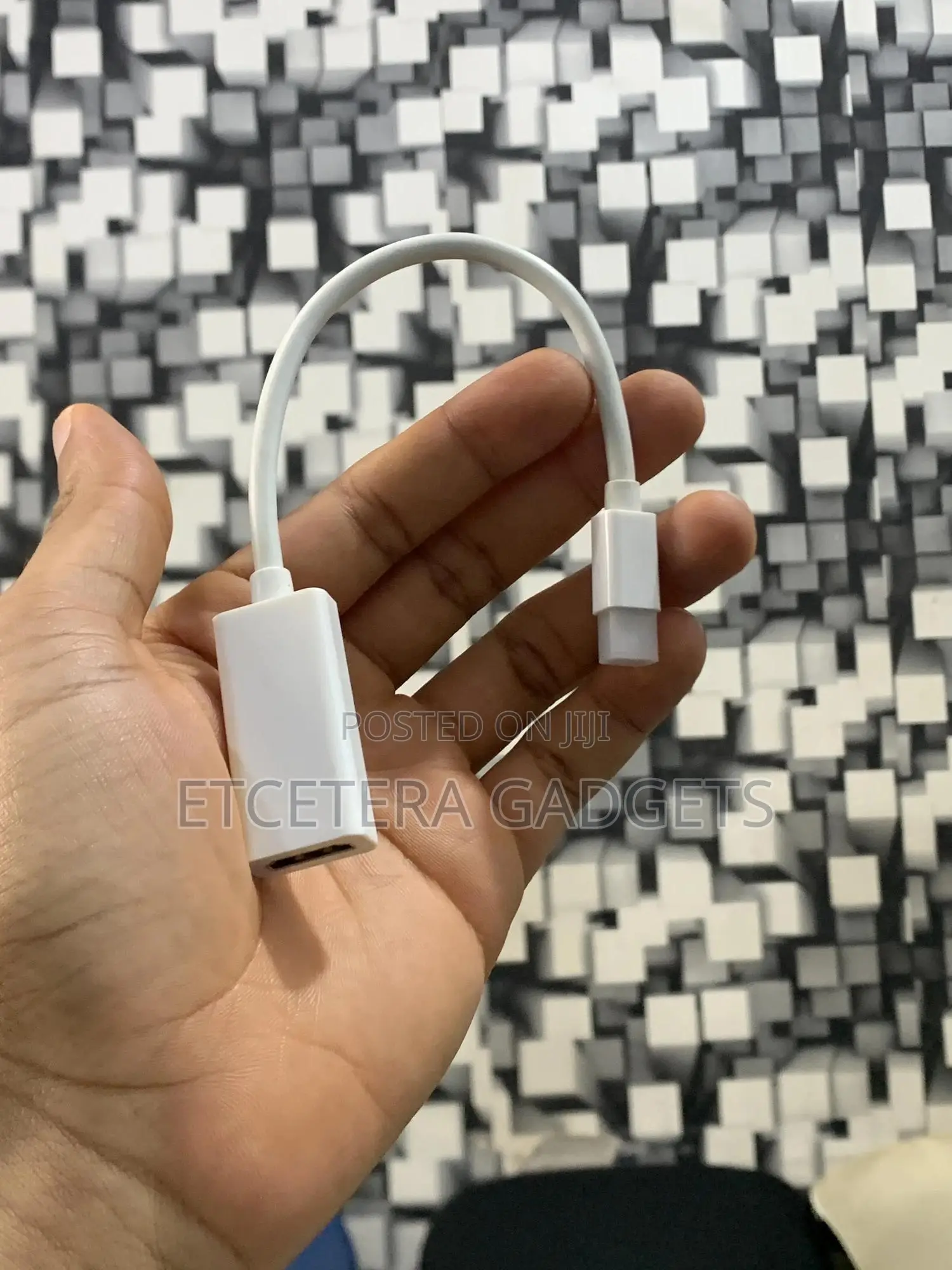 Hdmi to Mini Display Port Adaptor