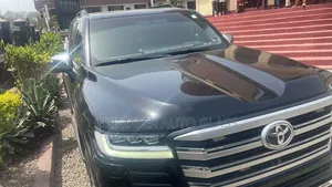 2022 Landcrusier Prado Windscreen Glass Available We Deliver