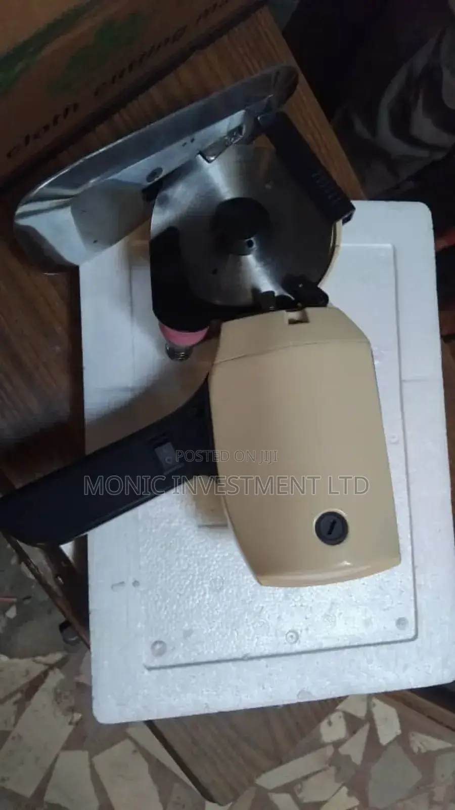 Cloth Cutting Machine
